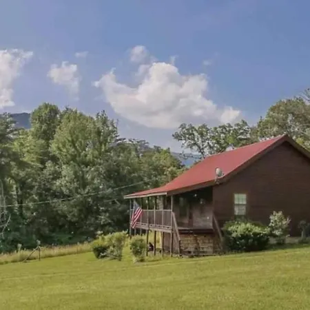 Beautiful View! Log Cabin,Fireplace,Hot Tub,Arcade,Pool,Fishing Sevierville Exterior photo