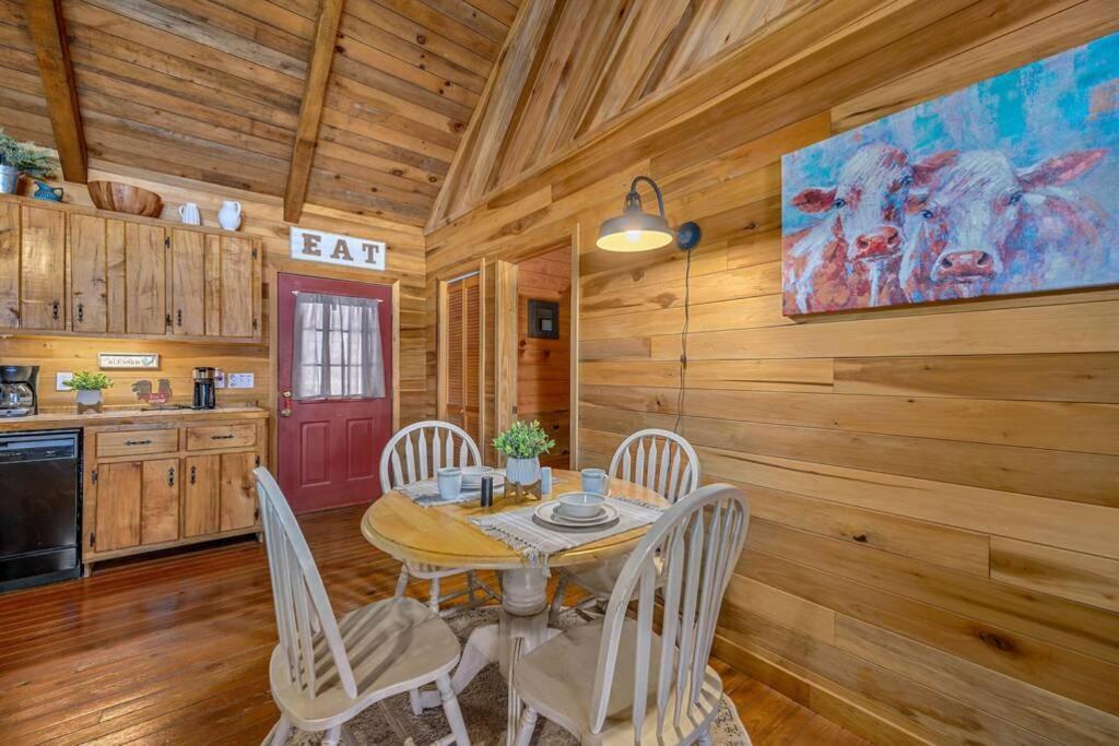 Holiday home Beautiful View! Log Cabin,fireplace,hot Tub,arcade,pool,fishing