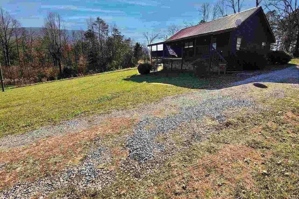 Beautiful View! Log Cabin,fireplace,hot Tub,arcade,pool,fishing Holiday home Sevierville